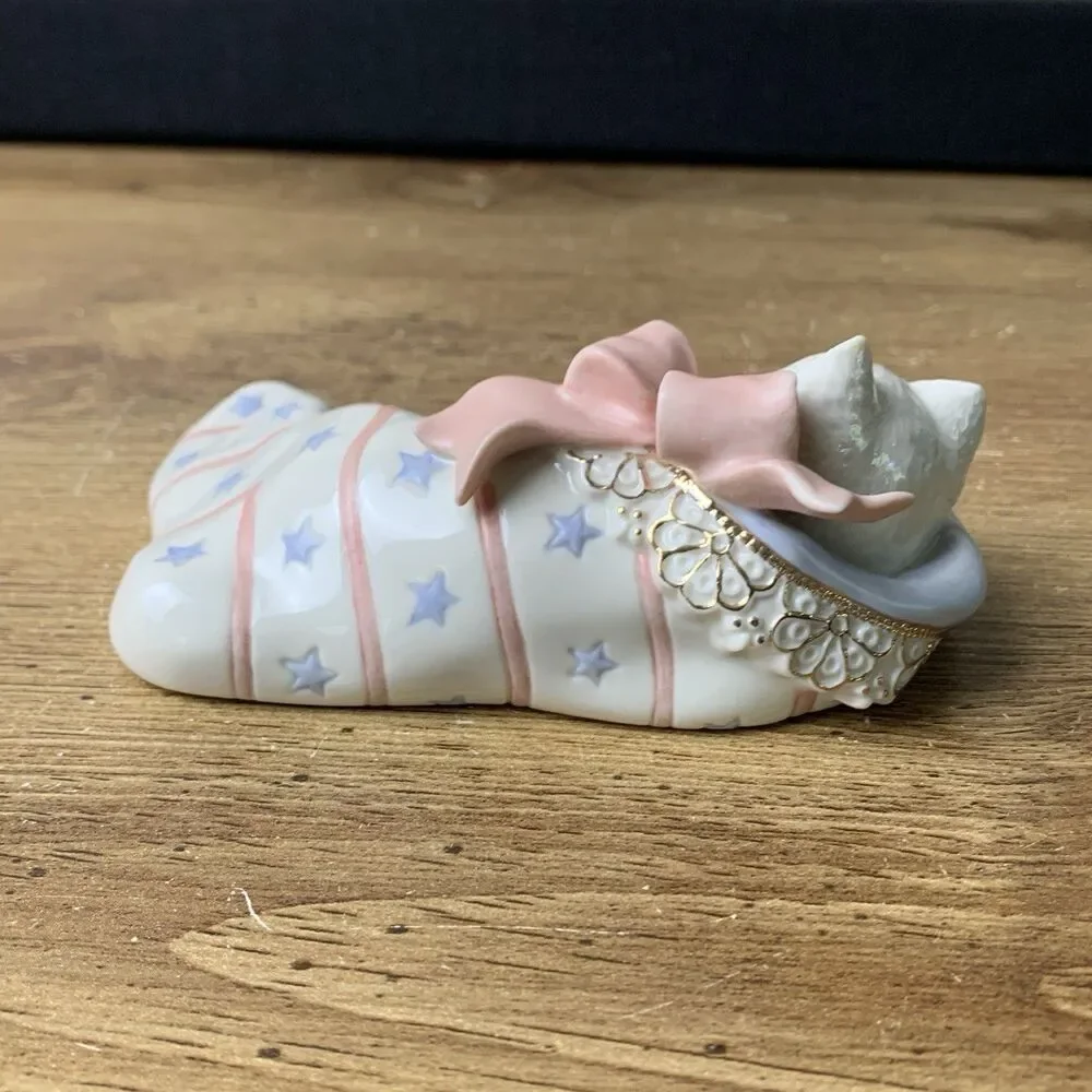 CHRISTMAS DREAMS by Lenox Porcelain Kitten in Christmas Stocking 24kt Gold Trim